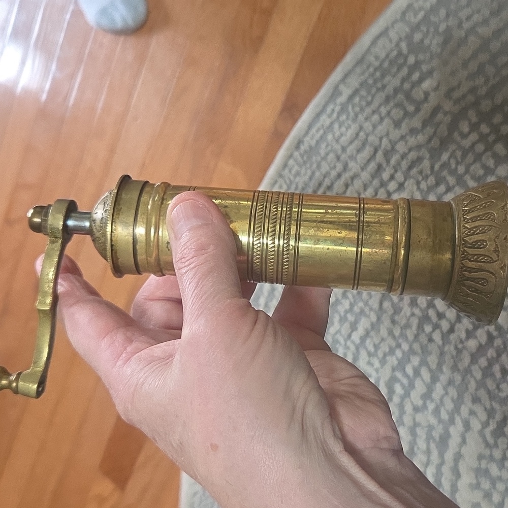 Vintage Brass  Grinder Possibly Salt And Pepper Or Coffee - Picture 6 of 11